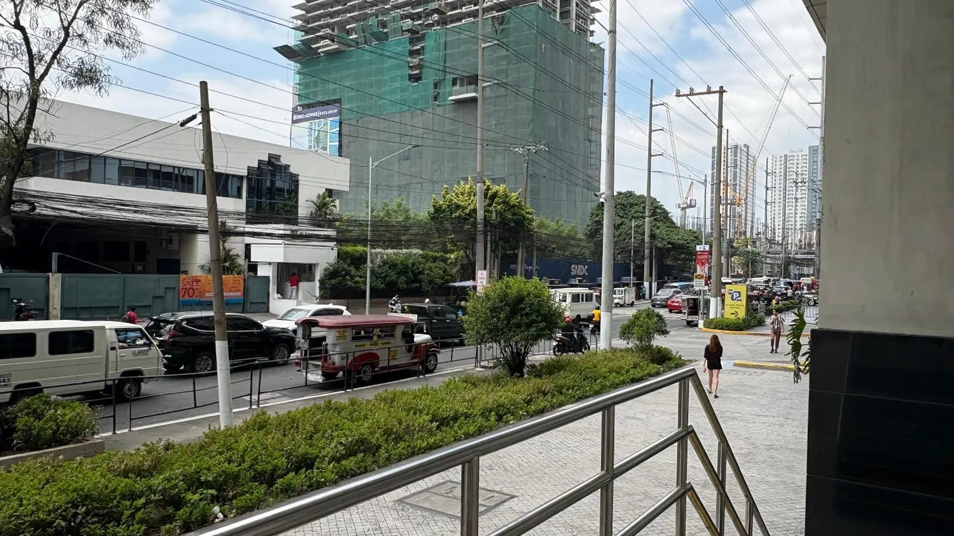 San Lorenzo Place Mall & Residences Tower 3 By Magallanes Mrt Station Makati Manila 0*,  Philippines