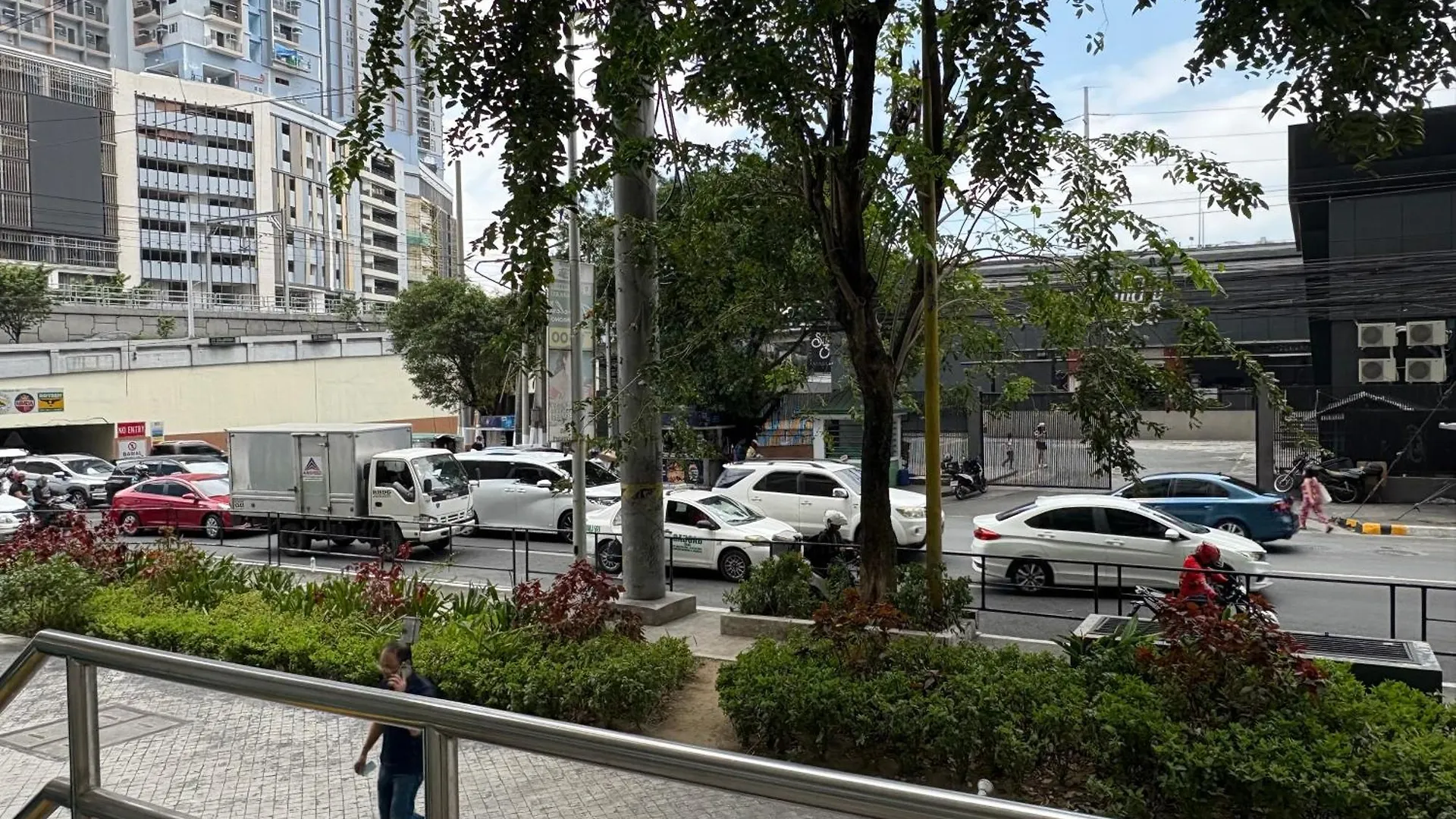 San Lorenzo Place Mall & Residences Tower 3 By Magallanes Mrt Station Makati Manila 0*,