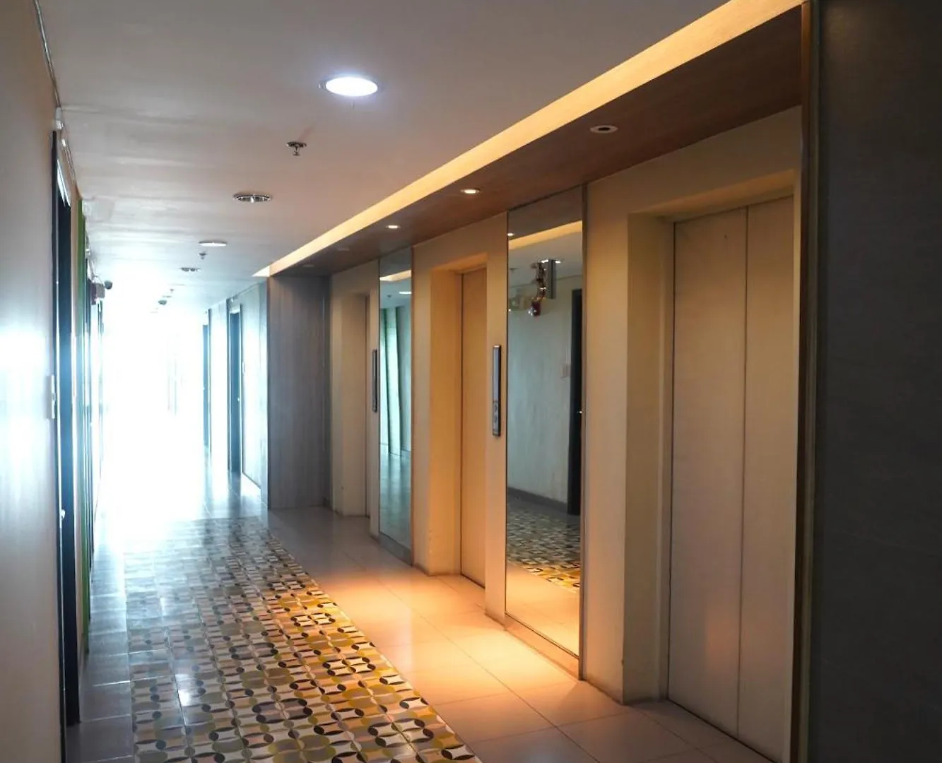 San Lorenzo Place Mall & Residences Tower 3 By Magallanes Mrt Station Makati Manila 0*,