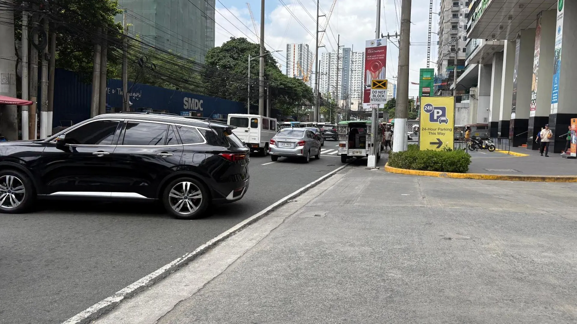 San Lorenzo Place Mall & Residences Tower 3 By Magallanes Mrt Station Makati Manila Philippines