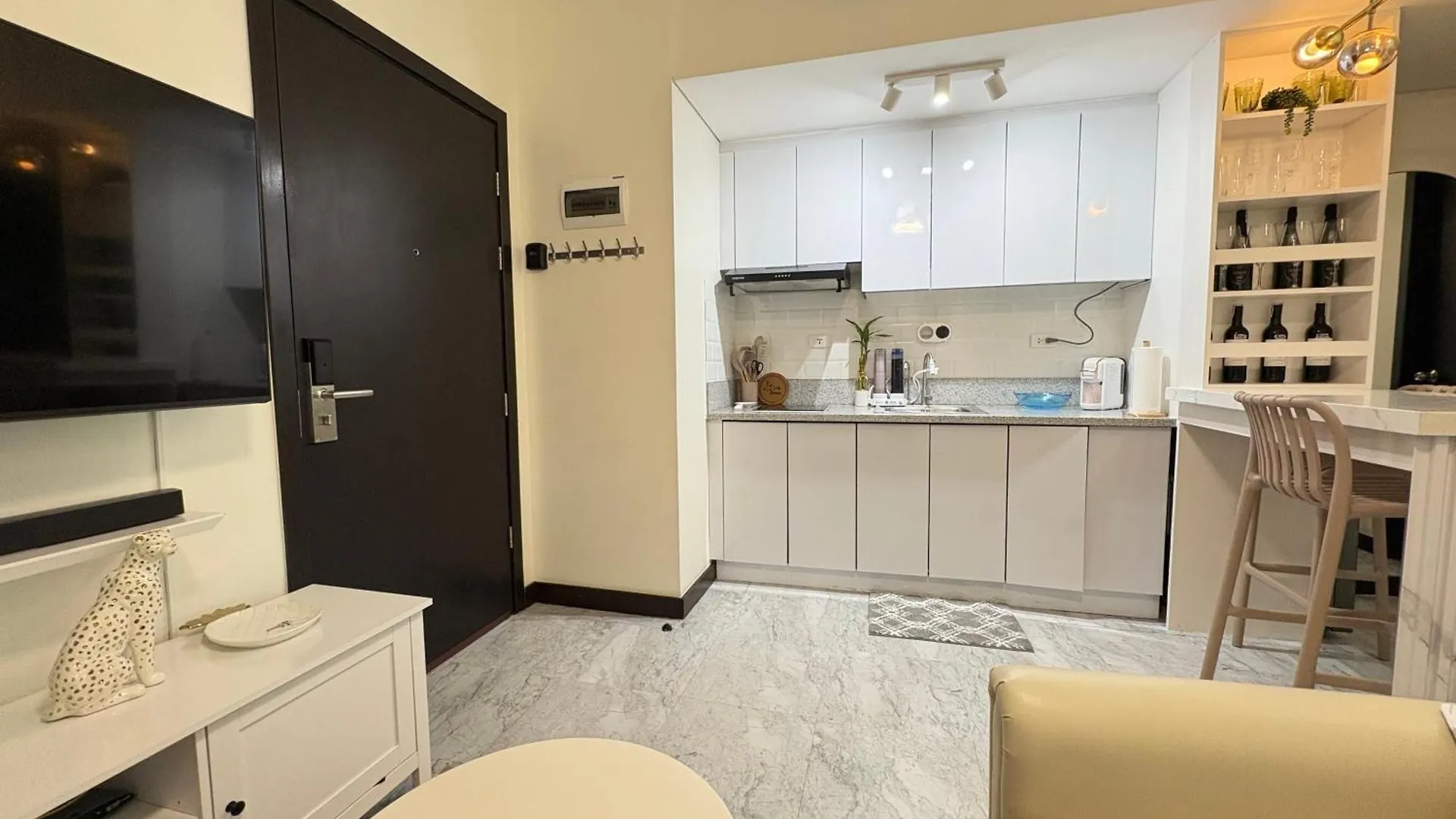 San Lorenzo Place Mall & Residences Tower 3 By Magallanes Mrt Station Makati Manila Apartment